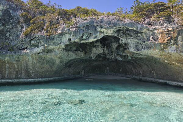 Great Guana Cay Adventures - Exuma - Bahamas - Drive-in Caves of Rudder Cay