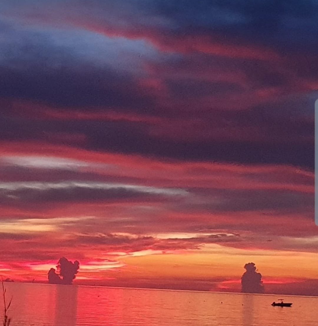 Sunset Cruise: Cayside Drift Experience - From Black Point, Staniel Cay and Nearby Exuma Cays