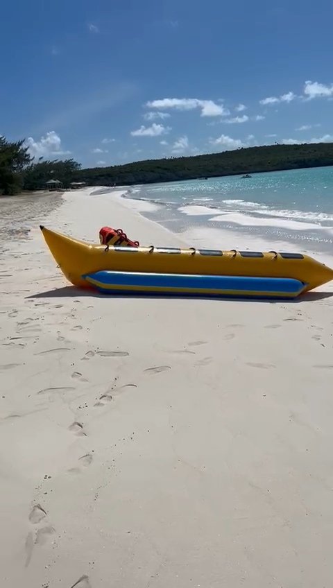 15-Minute Banana Boat Thriller - Black Point, Exuma Cays